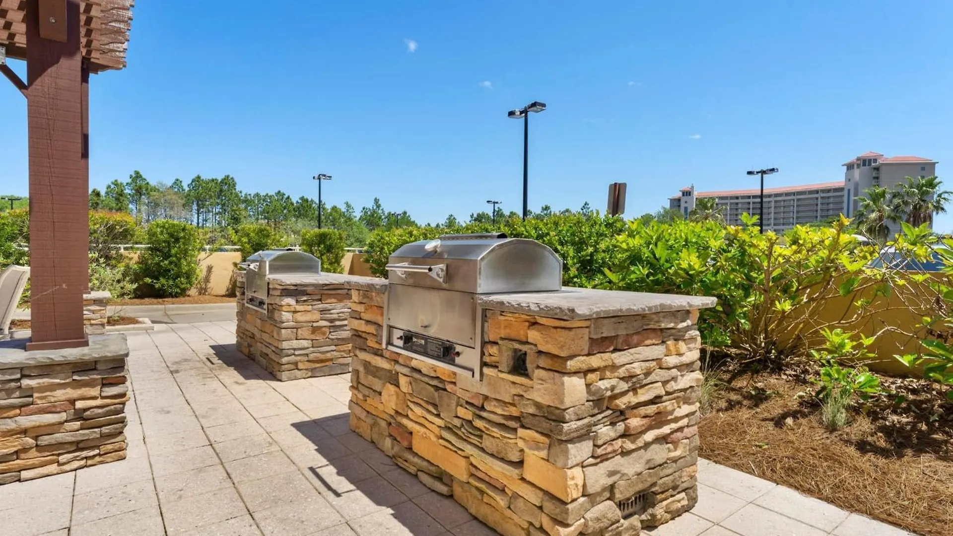 Miramar Beach Studio W Pool Tennis Walk To Beach Luau Eastern Sky Destin Holiday home